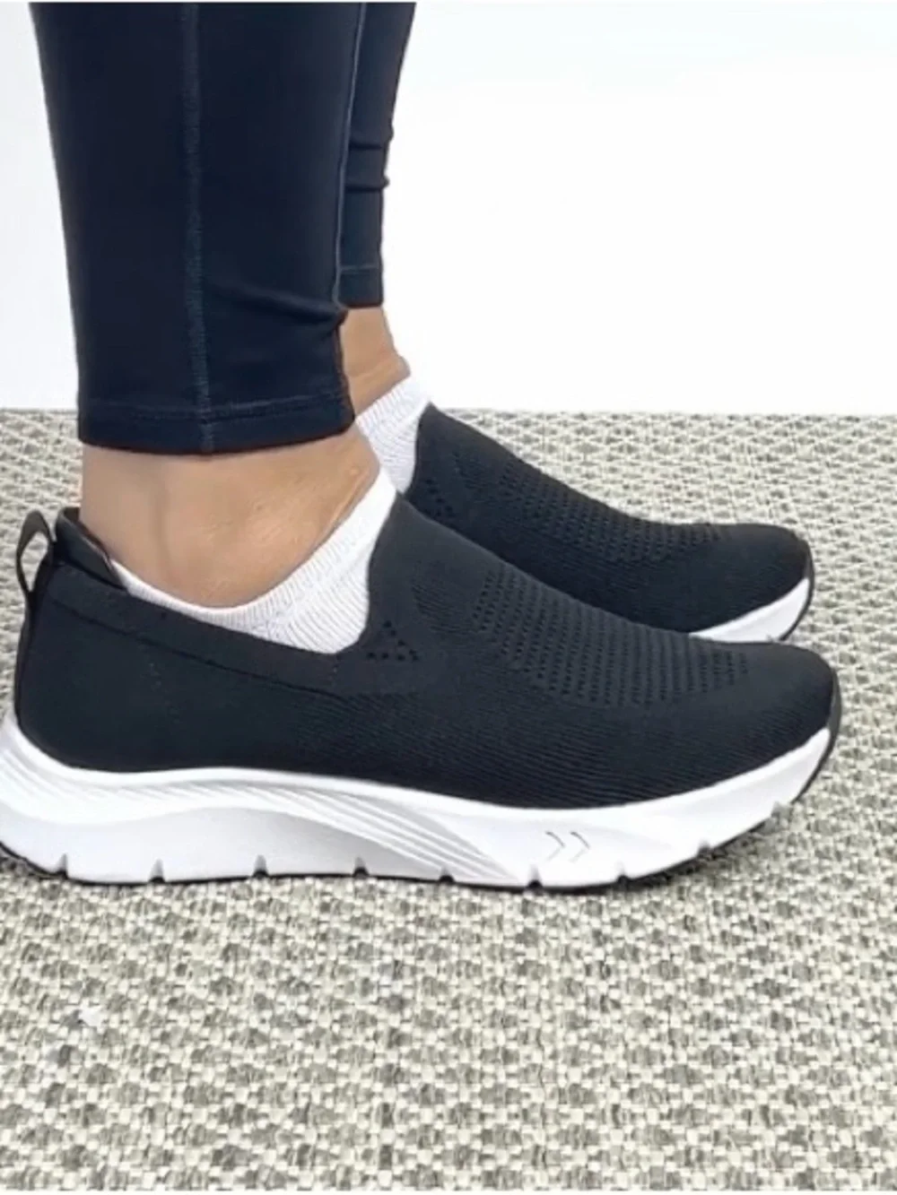 Alegría Slip-On Knit Walking Shoes for Women - Black 7.5 - 8